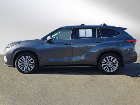 Certified 2022 Toyota Highlander Platinum image 6