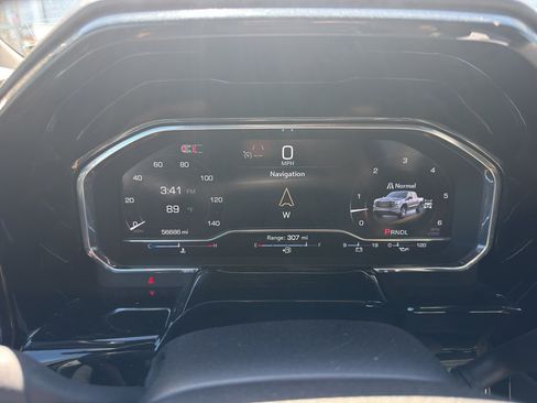 Used 2025 GMC Sierra 1500 SLT AWD/4WD image 8