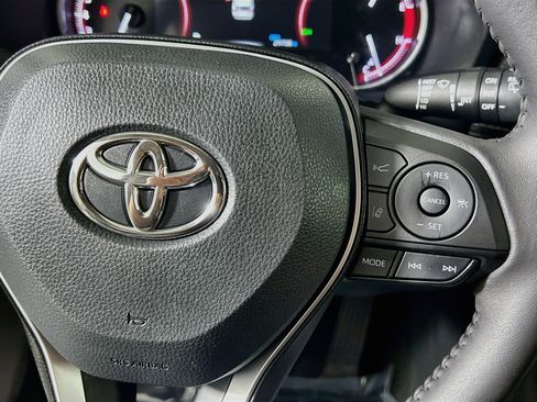 Used 2025 Toyota RAV4 XLE Premium FWD image 20