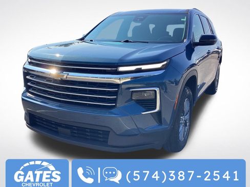 Used 2025 Chevrolet Traverse LT image 5