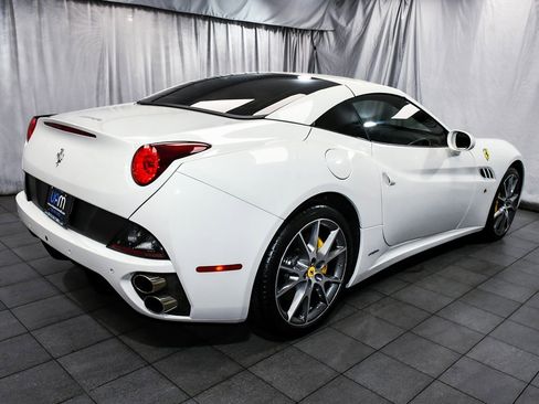 Used 2013 Ferrari California image 8