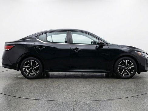Used 2025 Nissan Sentra SV FWD image 11