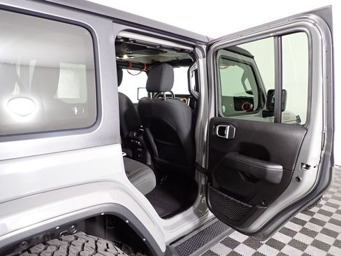 Used 2022 Jeep Wrangler Unlimited Sahara AWD/4WD image 34