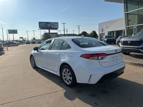Used 2025 Toyota Corolla LE FWD image 7