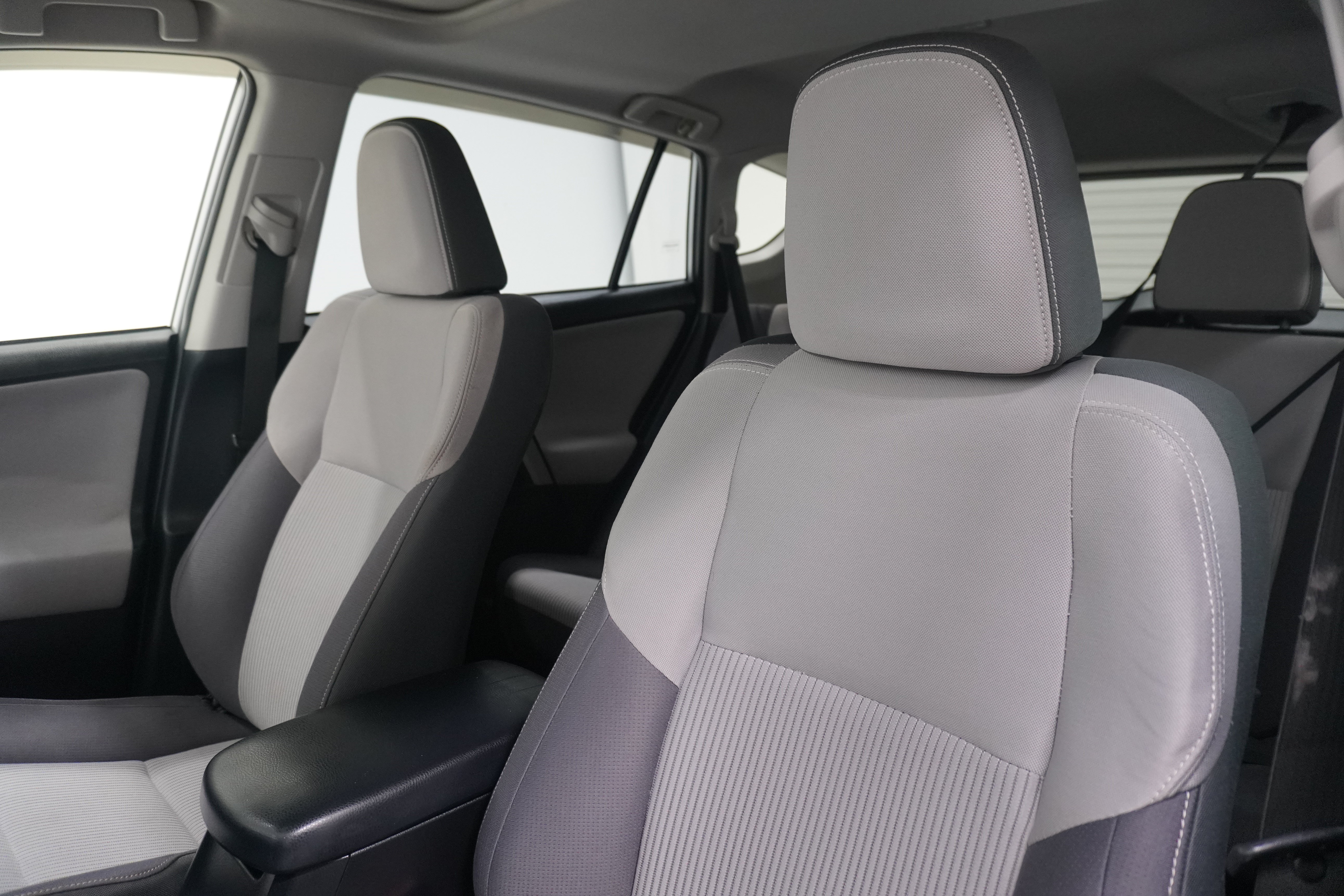 Used 2014 Toyota RAV4 XLE FWD image 10