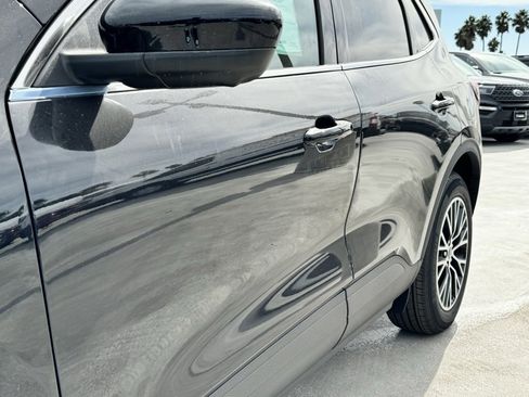 New 2025 Ford Escape SE w/ PHEV Premium Package image 29