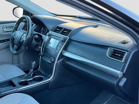 Used 2016 Toyota Camry SE image 27