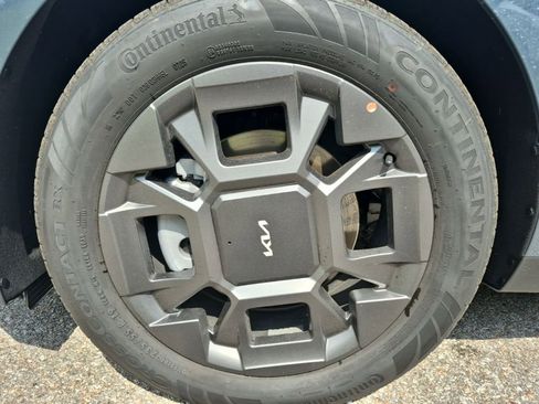 New 2026 Kia Carnival SX image 9