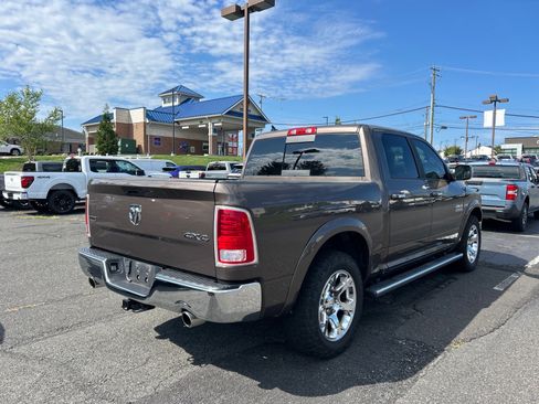 Used 2018 RAM 1500 Laramie w/ Convenience Group AWD/4WD image 5