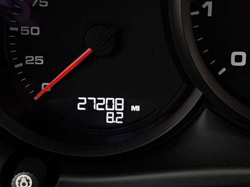 Used 2021 Porsche Macan image 17