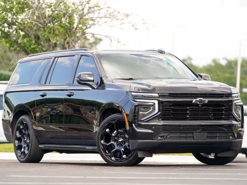 Used 2025 Chevrolet Suburban RST AWD/4WD image 75