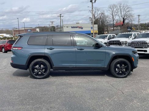 New 2026 Jeep Grand Cherokee L Limited w/ Limited Altitude Package AWD/4WD image 8