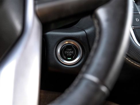 Used 2021 GMC Yukon XL SLT image 17