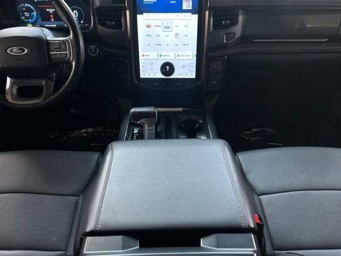 Used 2022 Ford F150 Lightning Lariat image 4