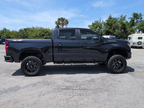 Used 2022 Chevrolet Silverado 1500 RST w/ Convenience Package II AWD/4WD image 2