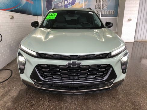 Certified 2025 Chevrolet Trax ACTIV w/ Driver Confidence Package image 2