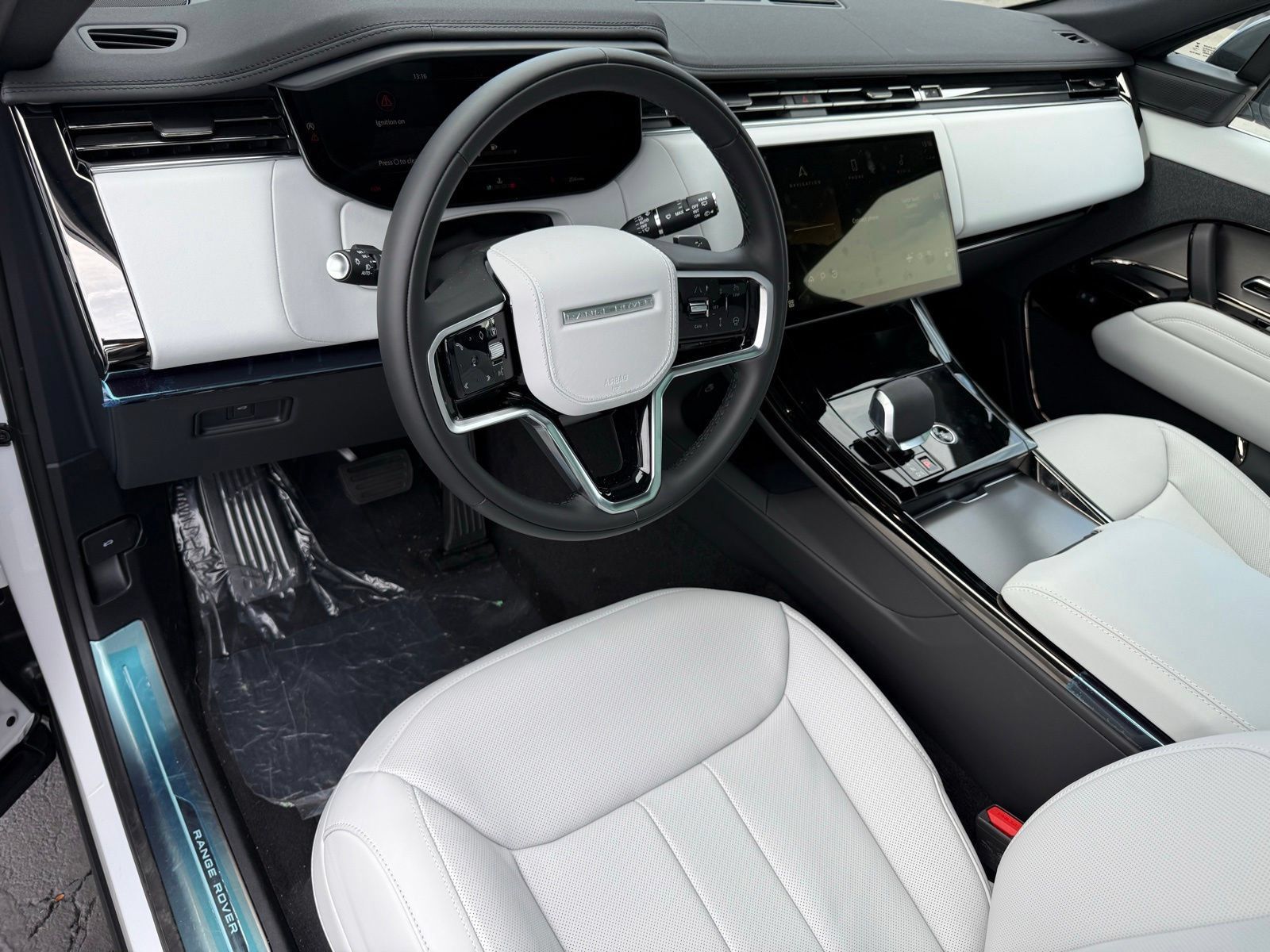 New 2026 Land Rover Range Rover Sport SE AWD/4WD image 13