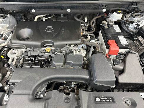 Used 2022 Toyota RAV4 LE AWD/4WD image 31