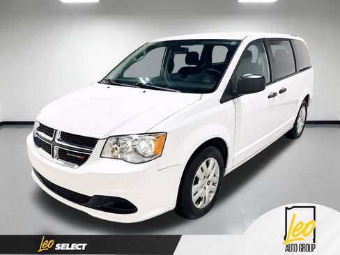 Used 2019 Dodge Grand Caravan SE FWD image 1