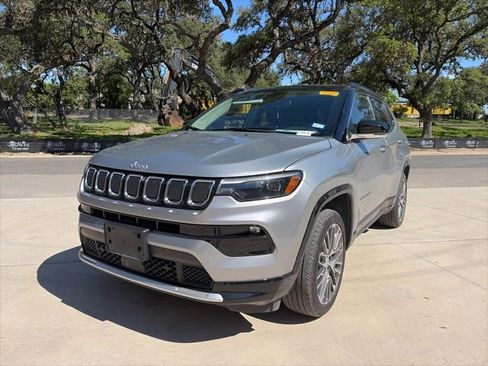 Used 2022 Jeep Compass Limited w/ Elite Group AWD/4WD image 2