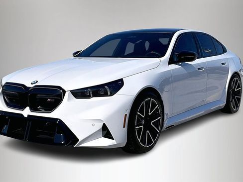 Used 2026 BMW M5 w/ Executive Package image 2