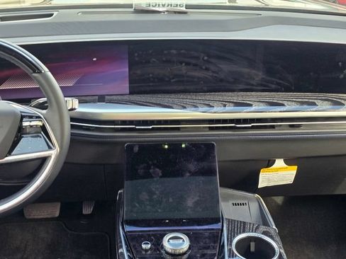 Certified 2025 Cadillac Escalade IQ Sport 1 AWD/4WD image 18