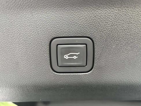 Used 2024 Chevrolet Tahoe LT RWD image 11