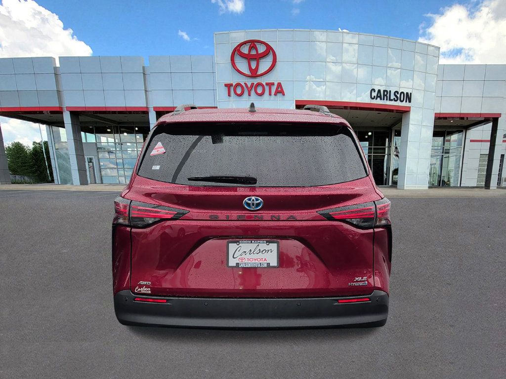 Certified 2022 Toyota Sienna XLE AWD/4WD image 6
