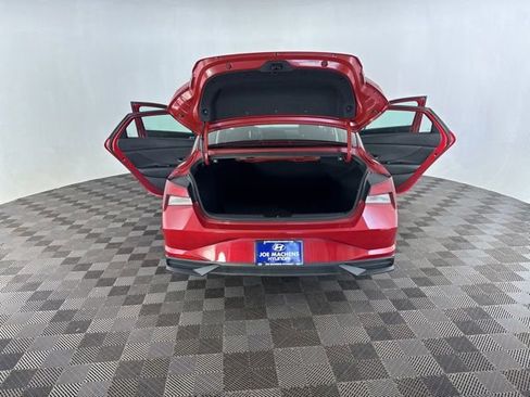 Used 2023 Hyundai Elantra SEL w/ Convenience Package FWD image 19