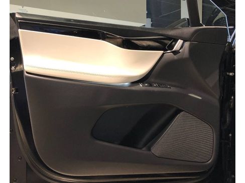 Used 2018 Tesla Model X 100D image 18