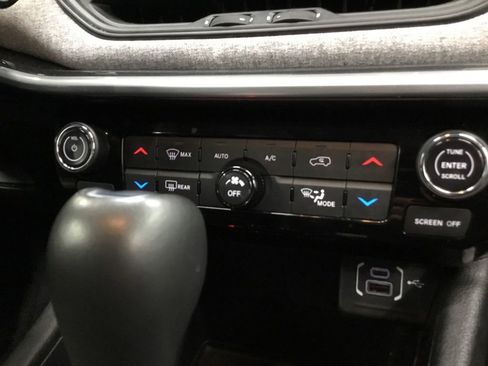 Used 2022 Jeep Compass Latitude w/ Convenience Group AWD/4WD image 24