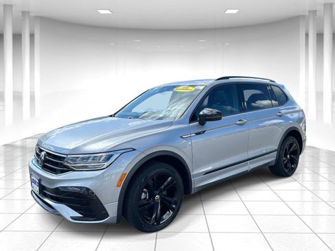 Certified 2023 Volkswagen Tiguan SE R-Line AWD/4WD image 7