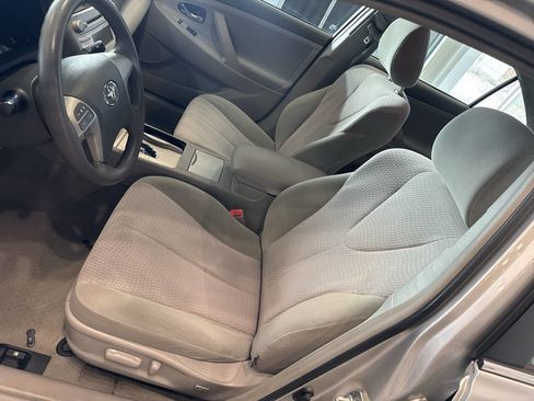 Used 2011 Toyota Camry LE w/ LE Extra-Value Pkg image 16