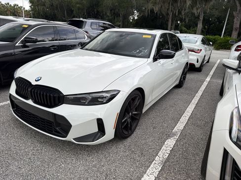 Used 2023 BMW 330i Sedan w/ M Sport Package RWD image 4