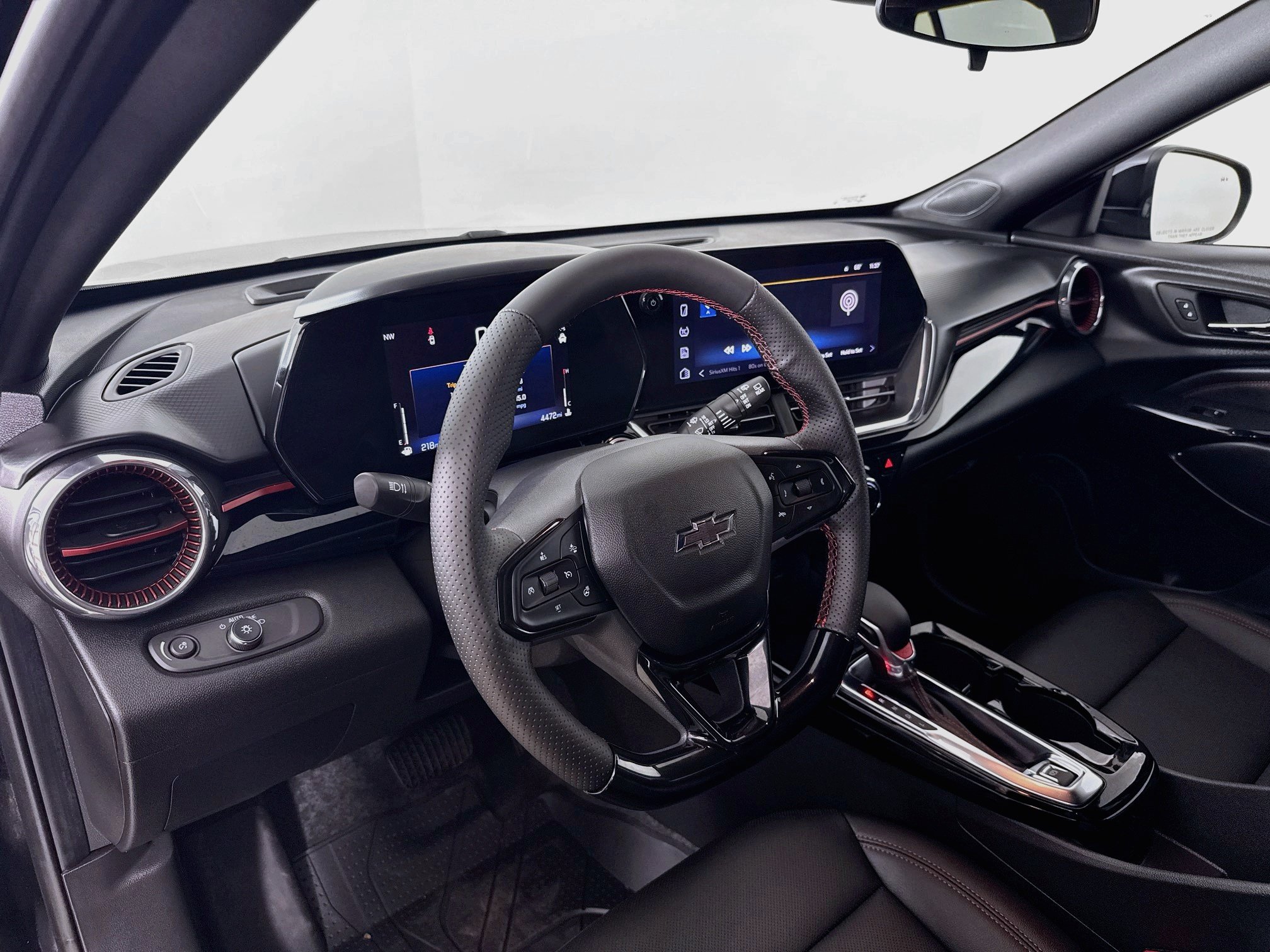 Used 2025 Chevrolet Trax RS w/ Sunroof Package FWD image 10