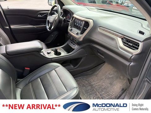 Used 2021 GMC Acadia Denali w/ Denali Ultimate Package AWD/4WD image 10