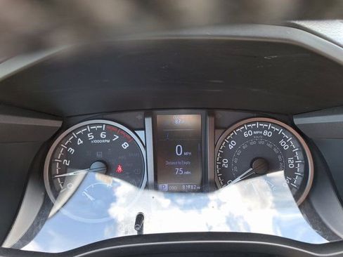 Used 2021 Toyota Tacoma TRD Off-Road w/ Technology Package AWD/4WD image 14