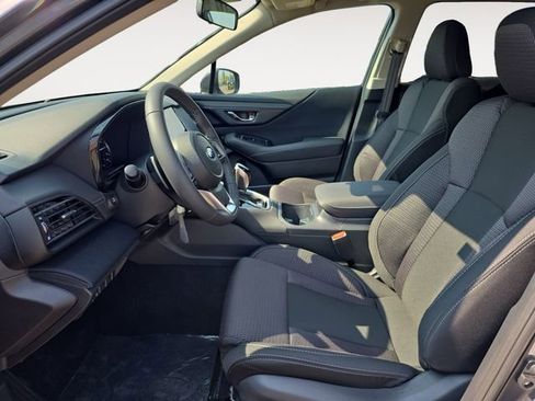 Used 2025 Subaru Outback Premium image 9