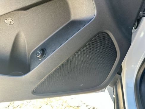 Used 2018 Chevrolet Equinox LT FWD image 25