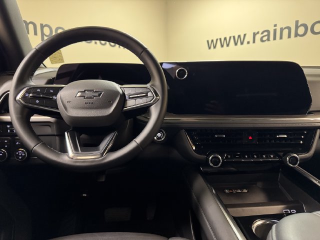 Used 2025 Chevrolet Suburban Z71 AWD/4WD image 9