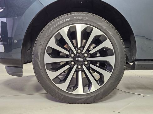 Used 2022 Lincoln Navigator Reserve image 5