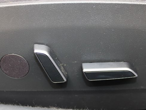 Used 2023 Tesla Model 3 Standard Range image 18