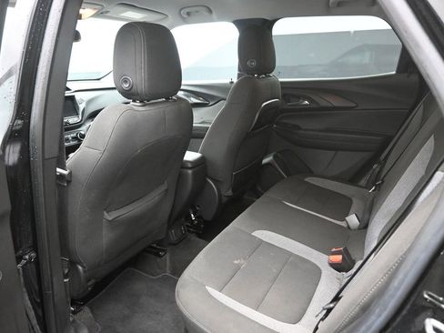 Used 2023 Chevrolet TrailBlazer LT w/ Convenience Package image 2
