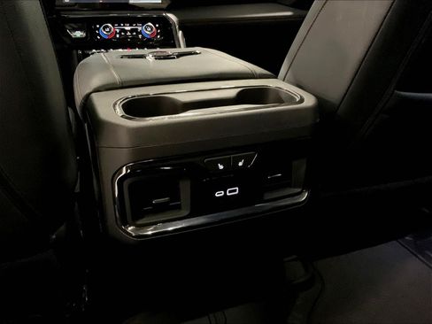 Used 2022 GMC Sierra 1500 AT4 w/ AT4 Premium Package AWD/4WD image 10