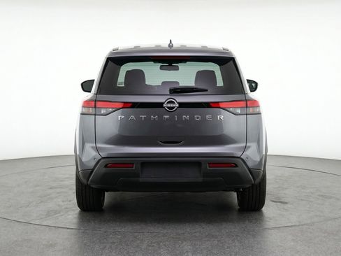 Used 2025 Nissan Pathfinder SV image 7