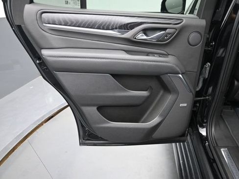 Used 2022 GMC Yukon Denali w/ Denali Ultimate Package AWD/4WD image 18