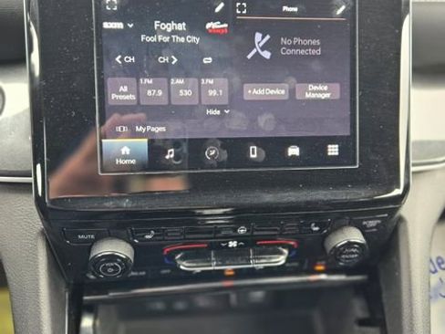 Certified 2022 Jeep Grand Cherokee L Laredo w/ Luxury Tech Group I AWD/4WD image 6