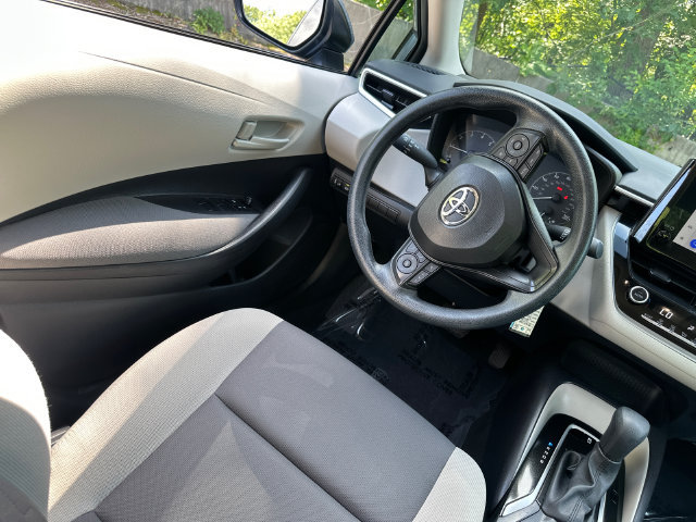 Certified 2025 Toyota Corolla LE FWD image 24