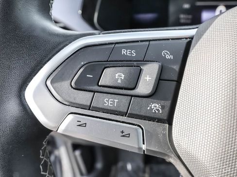 Certified 2022 Volkswagen Taos SE w/ IQ.Drive SE Package image 21