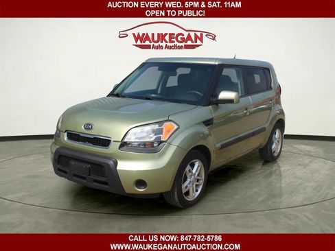 Used 2011 Kia Soul + image 1